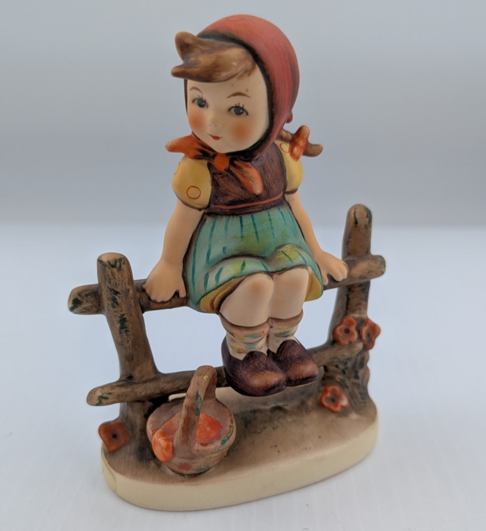 Hummel Goebel Just Resting #112/I Figurine Germany